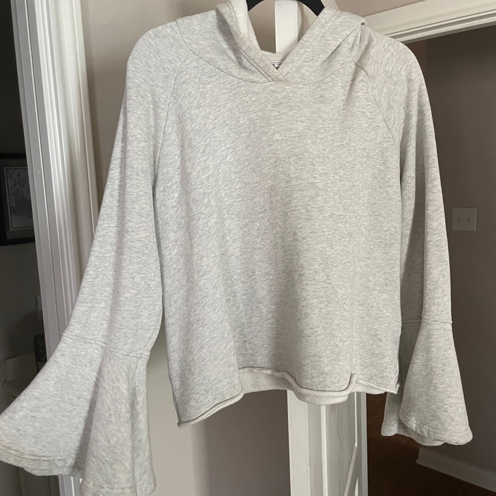 BELL SLEEVED GREY HOODIE!!